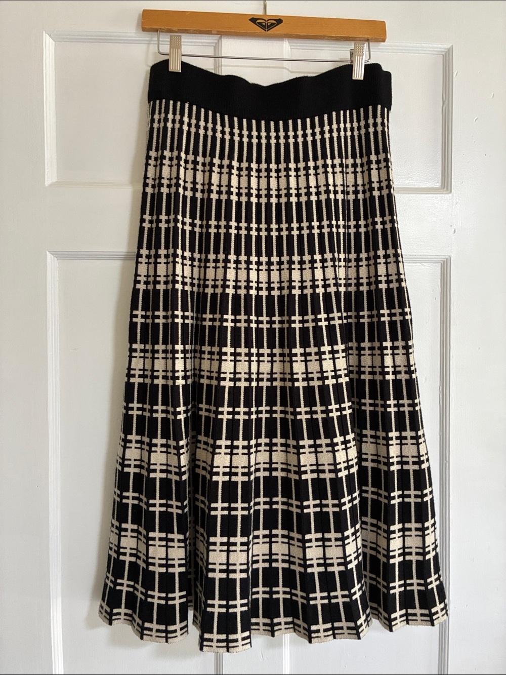 Max Studio Black & Cream Plaid Pleated A-Line Skirt Size L